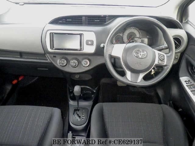 Toyota VITZ — фото 3