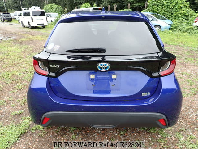 Toyota YARIS HYBRID X — фото 4