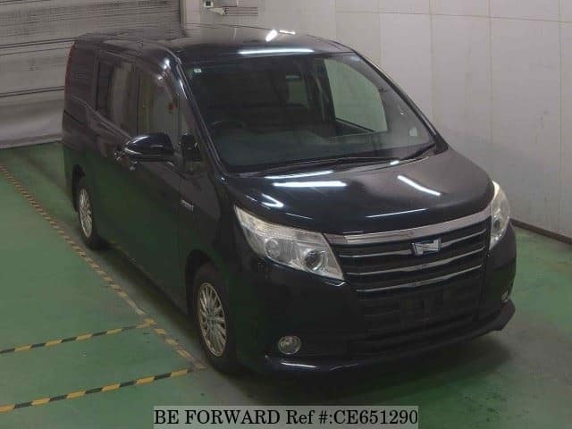 Toyota NOAH HYBRID G — фото 4