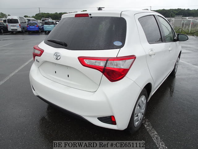 Toyota VITZ F — фото 5
