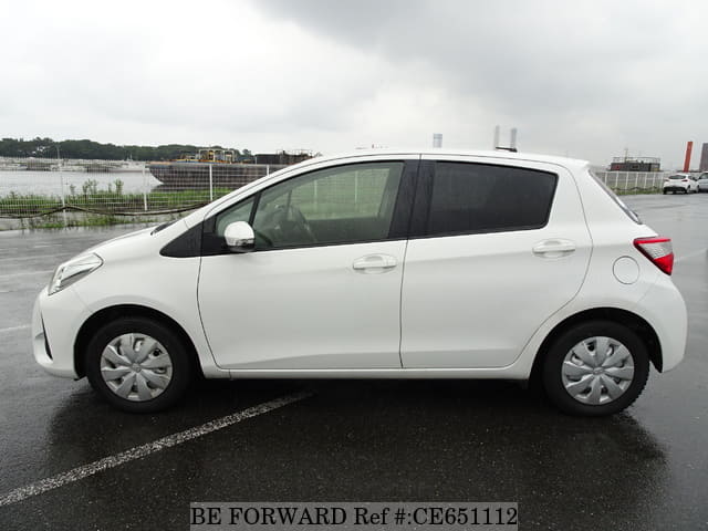 Toyota VITZ F — фото 2