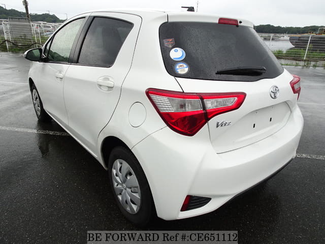 Toyota VITZ F — фото 3