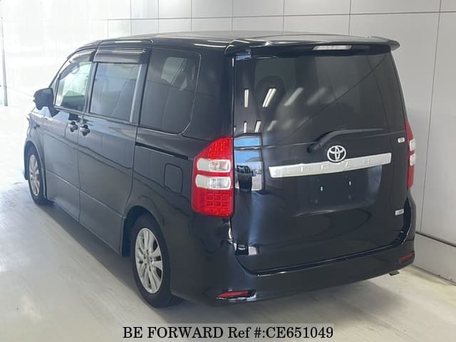 Toyota NOAH SI — фото 2