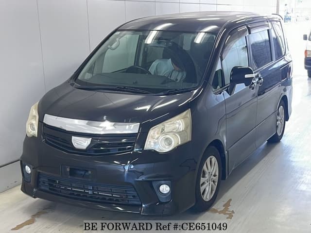 Toyota NOAH SI — фото 1