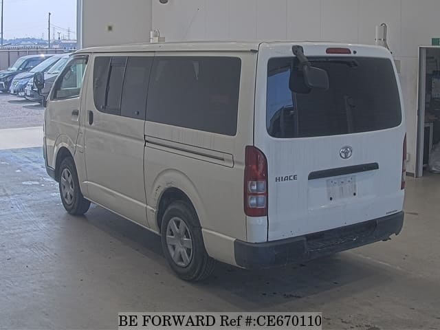 Toyota HIACE VAN — фото 2