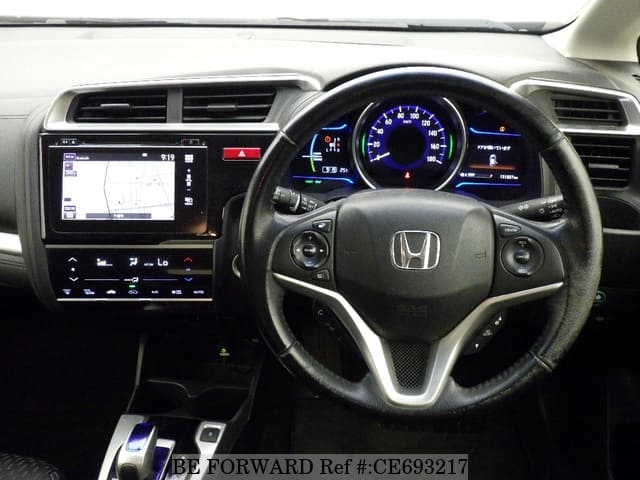 Honda FIT HYBRID L PACKAGE — фото 3