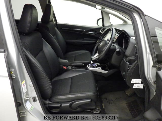 Honda FIT HYBRID L PACKAGE — фото 4
