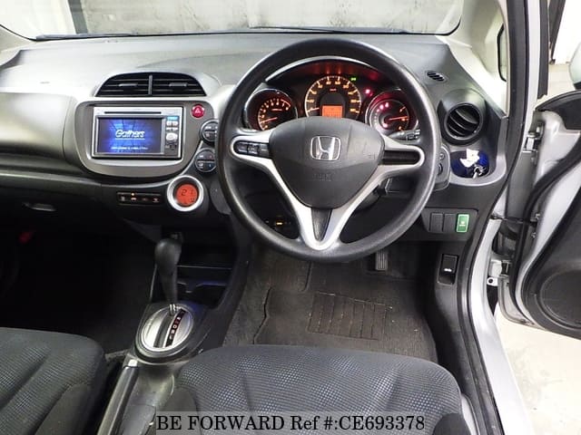 Honda FIT 13G SMART SELECTION FINE STYLE — фото 3