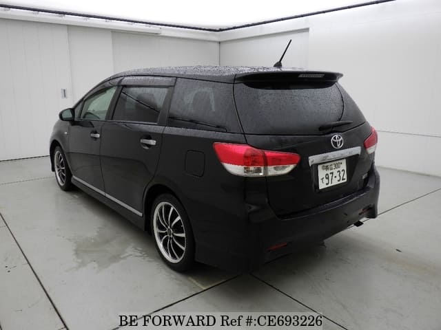 Toyota WISH 1.8S — фото 2