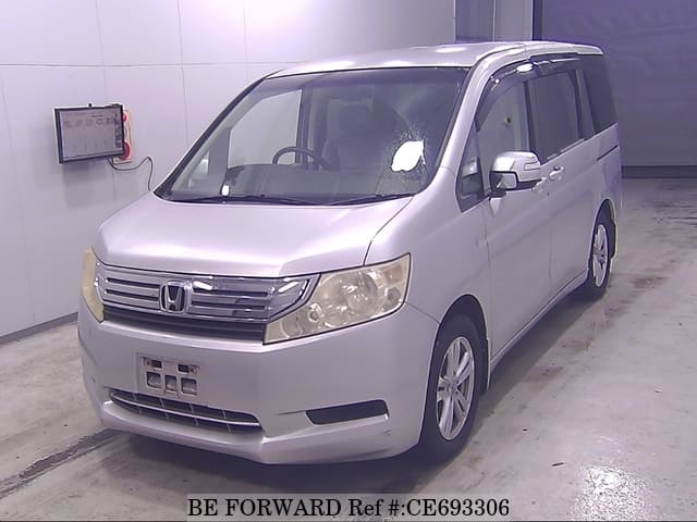 Honda STEP WGN L — фото 1