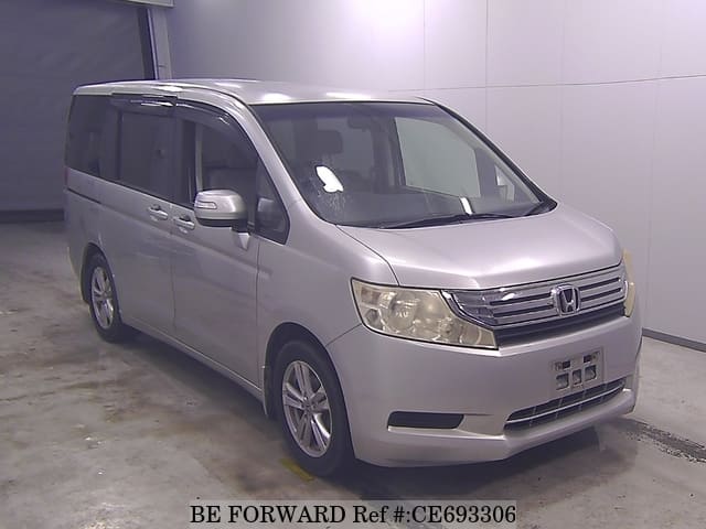 Honda STEP WGN L — фото 4