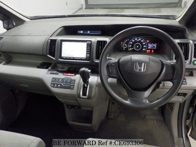 Honda STEP WGN L — фото 3
