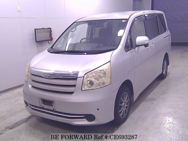 Toyota NOAH X L SELECTION — фото 1