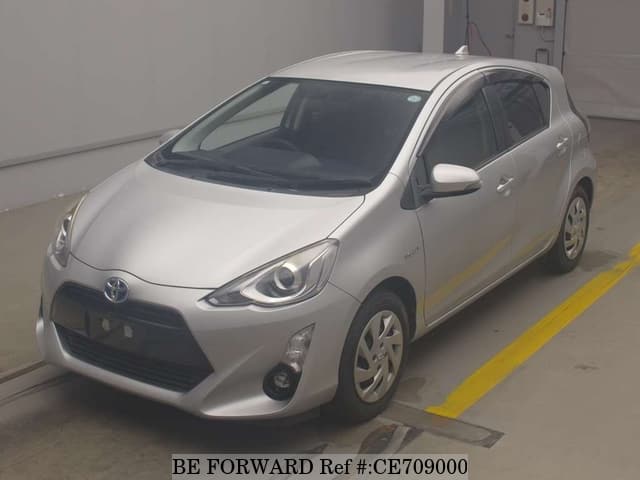 Toyota AQUA HYBRID S — фото 1