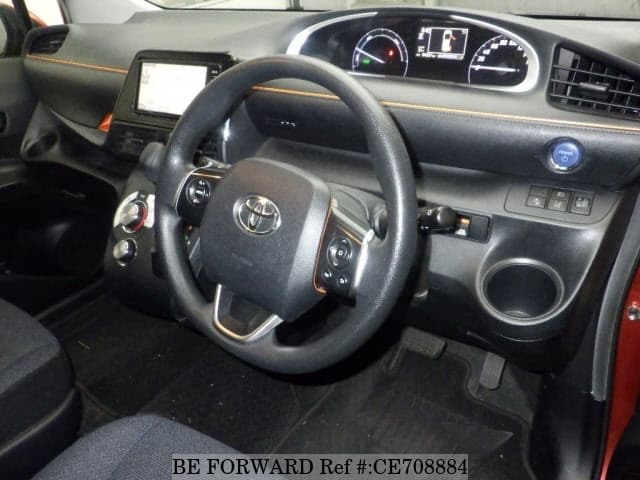 Toyota SIENTA HYBRID X — фото 3