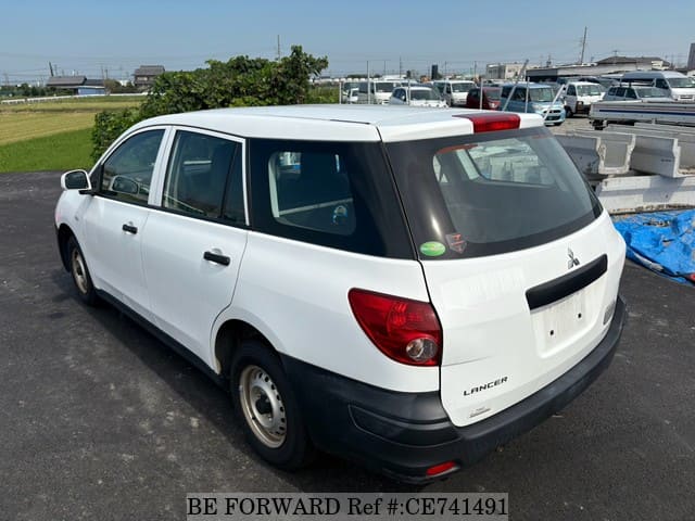 2019 Mitsubishi Lancer, photo 3 of 3