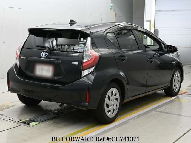 Toyota AQUA HYBRID S — фото 2