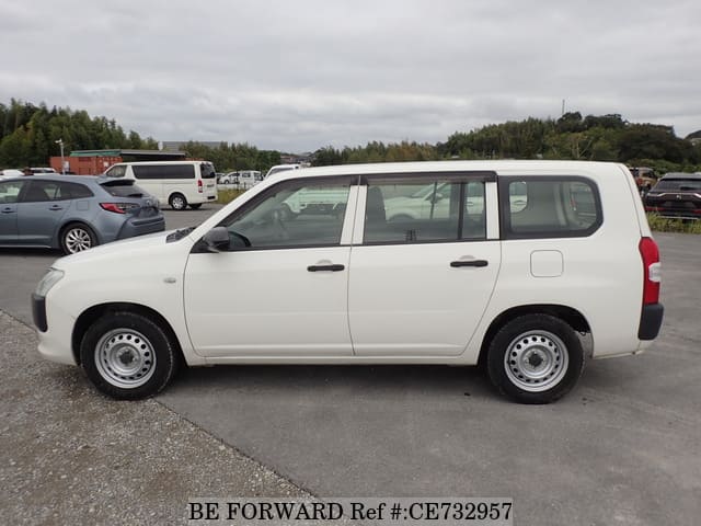 2021 Toyota Probox, photo 2 of 3