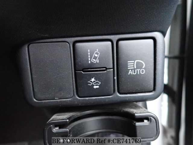 Toyota AQUA HYBRID L — фото 4