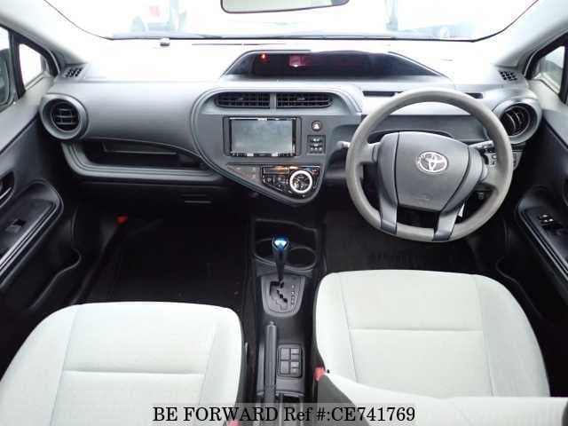 Toyota AQUA HYBRID L — фото 3