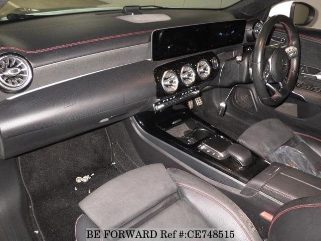 Mercedes-Benz CLA-CLASS CLA200D AMG LINE — фото 3