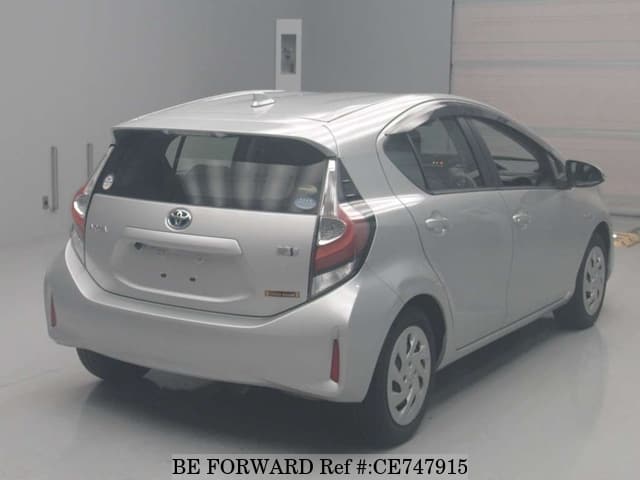 Toyota AQUA HYBRID L — фото 2