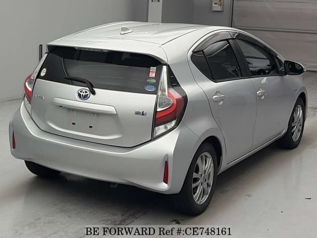 Toyota AQUA HYBRID S — фото 2