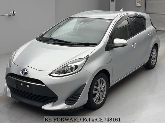 Toyota AQUA HYBRID S — фото 1