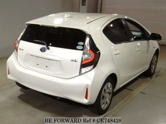 Toyota AQUA HYBRID S — фото 2