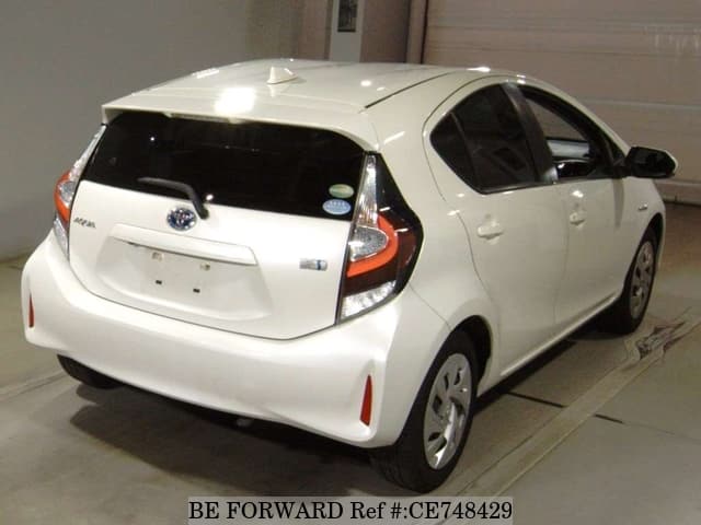 Toyota AQUA HYBRID S — фото 2