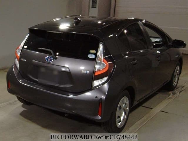 Toyota AQUA HYBRID S — фото 2