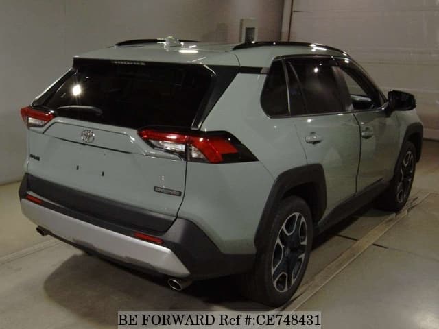 Toyota RAV4 ADVENTURE — фото 2