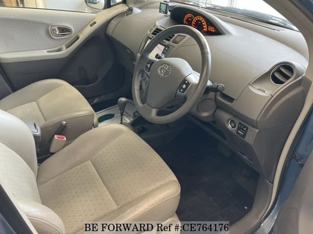 Toyota VITZ I'LL — фото 3