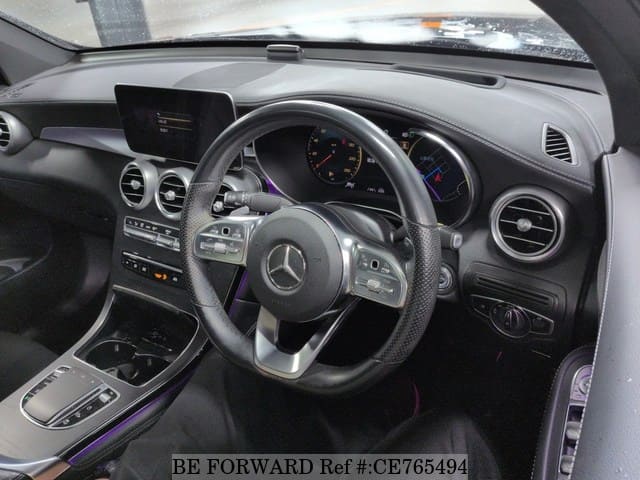 Mercedes-Benz GLC-CLASS GLC220D 4MATIC COUPE AMG LINE — фото 3