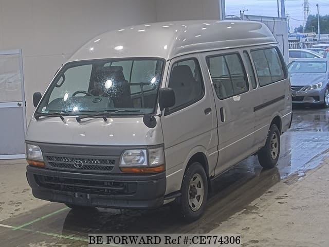 Toyota HIACE COMMUTER — фото 1