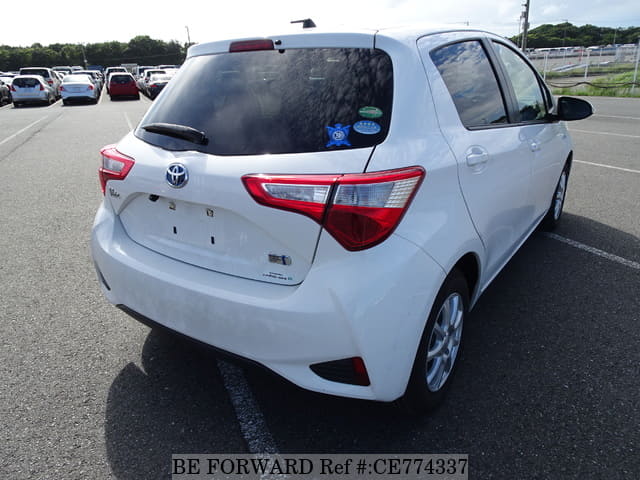 Toyota VITZ HYBRID F — фото 5