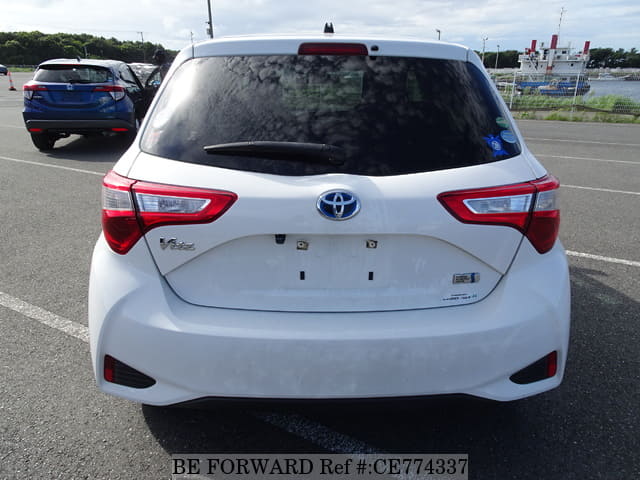 Toyota VITZ HYBRID F — фото 4