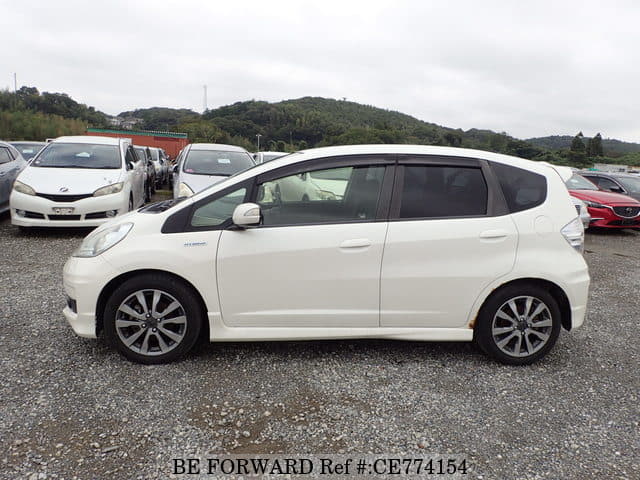 Honda FIT HYBRID RS — фото 2