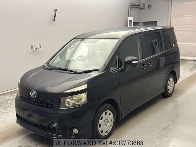 Toyota VOXY X L EDITION — фото 1