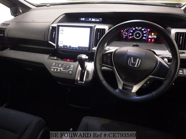 Honda STEP WGN SPADA Z — фото 3