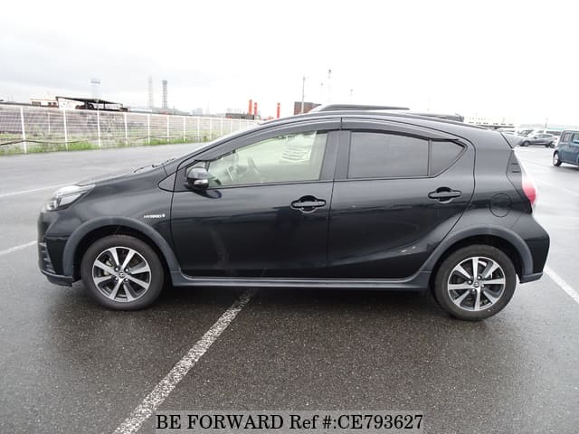 Toyota AQUA HYBRID CROSSOVER — фото 2