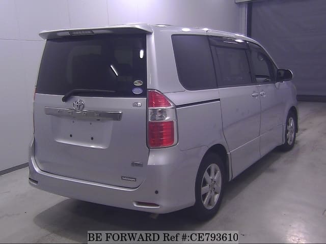 Toyota NOAH SI — фото 2