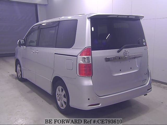 Toyota NOAH SI — фото 4