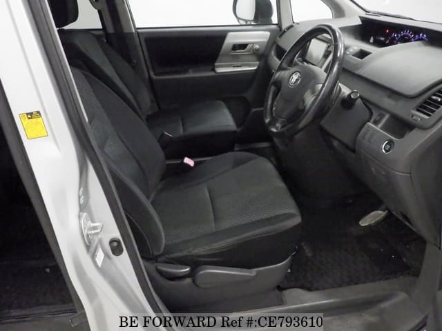 Toyota NOAH SI — фото 5