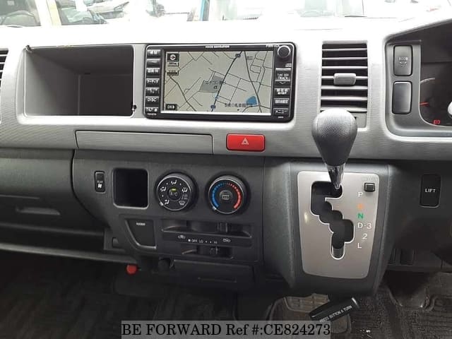 Toyota HIACE COMMUTER — фото 4