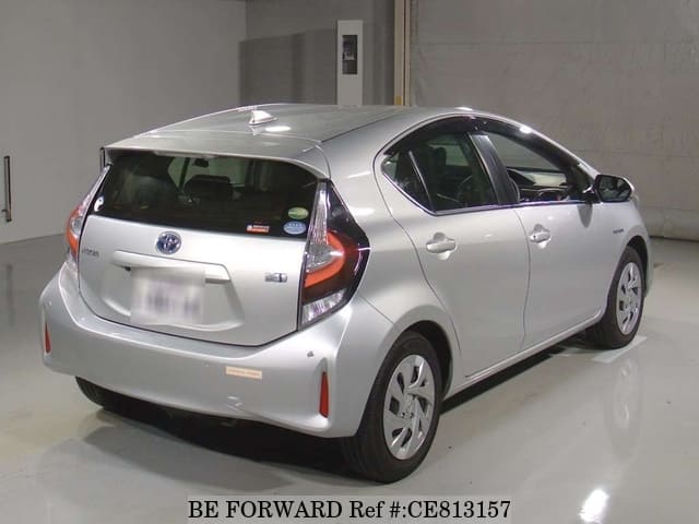 Toyota AQUA HYBRID L — фото 2