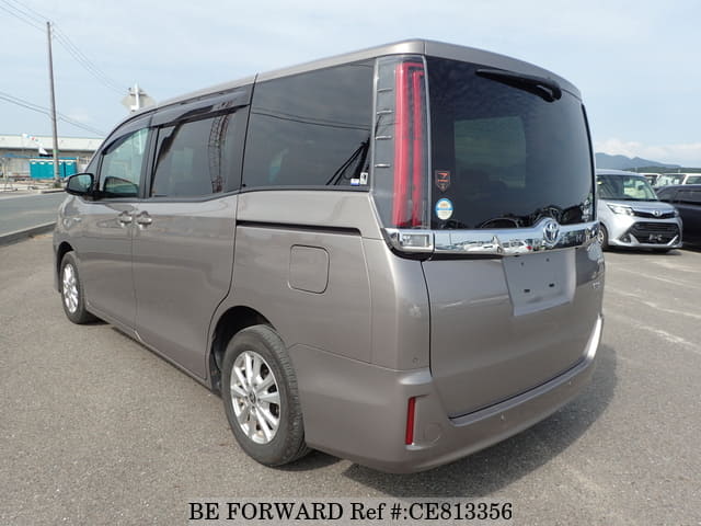 Toyota NOAH HYBRID G — фото 3