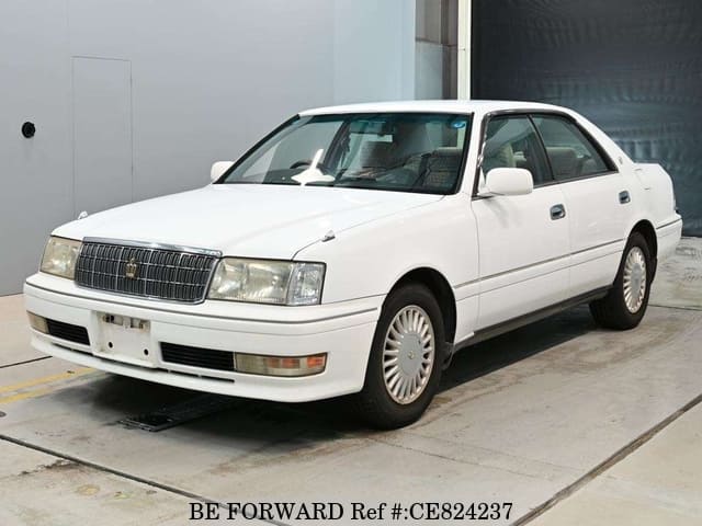 Toyota CROWN — фото 1
