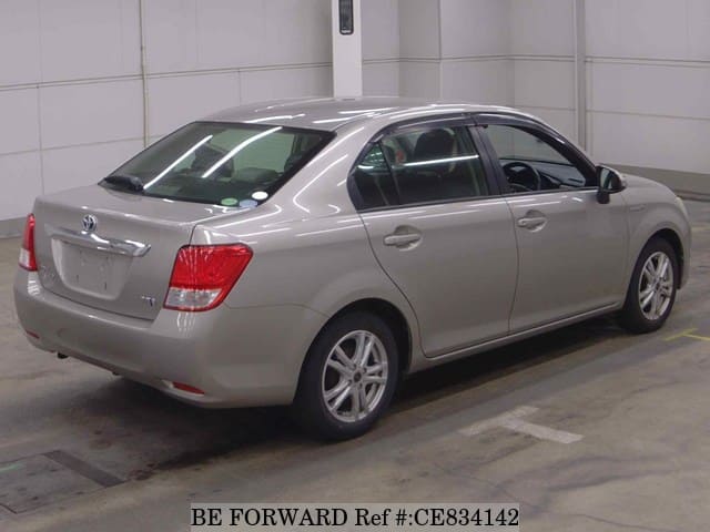 Toyota COROLLA AXIO HYBRID — фото 2