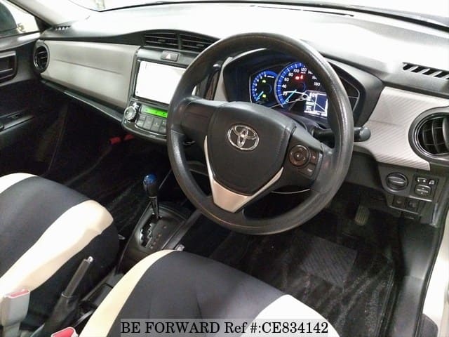 Toyota COROLLA AXIO HYBRID — фото 3